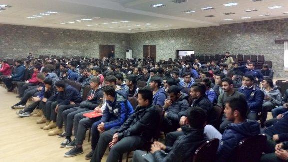 Kariyer Günleri Kapsamında Mumcular Sitare Özkan Çok Programlı Anadolu Lisesi Öğrencilerine Seminer Düzenlendi