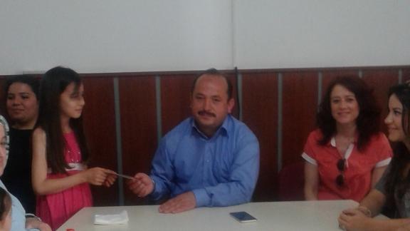 Yukarı Mazı İlkokulu Öğrencileri İlçe Milli Eğitim Müdürümüz Emin GEÇİN´i Makamında Ziyaret Etti.