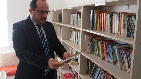 İlçe Milli Eğitim Müdürümüz Emin GEÇİN´in Çiftlik Mustafa Yazıcı İlkokulu Kütüphanesine Ziyaret